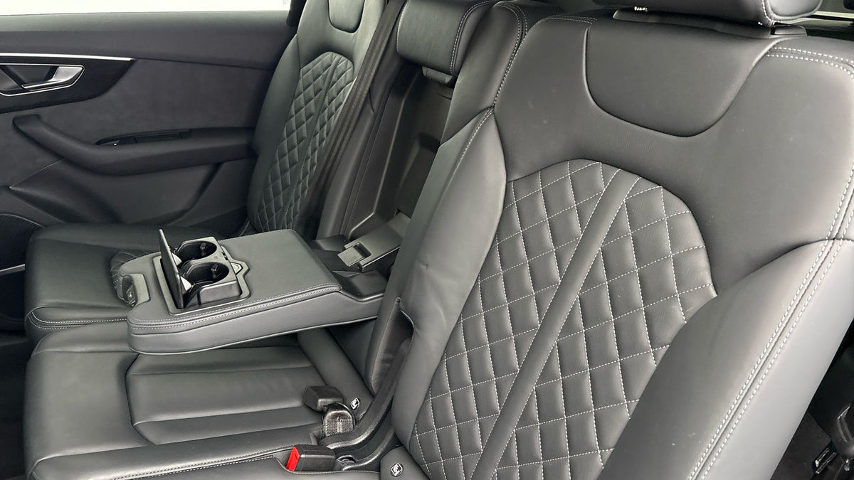 Audi SQ7 Image 9
