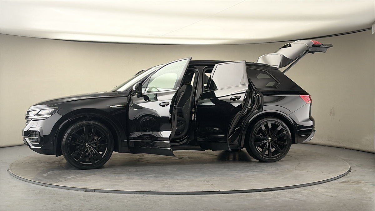 More views of Volkswagen Touareg