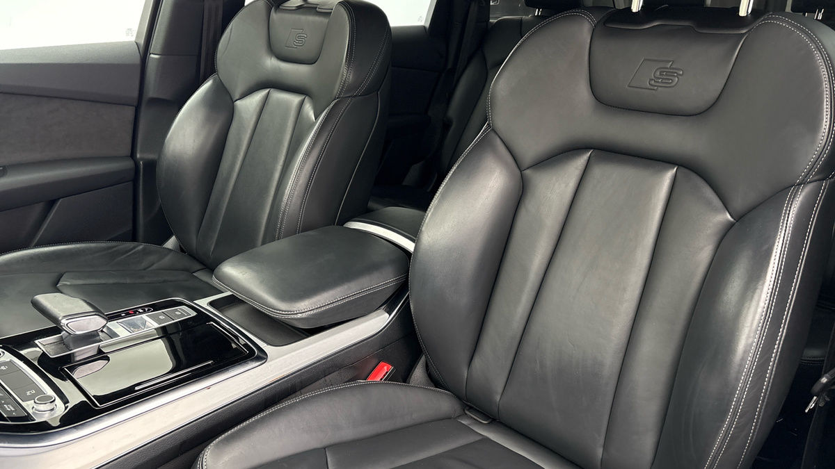 Audi Q7 Image 7