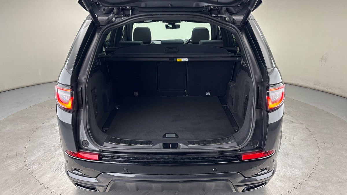 Land Rover Discovery Sport Image 11