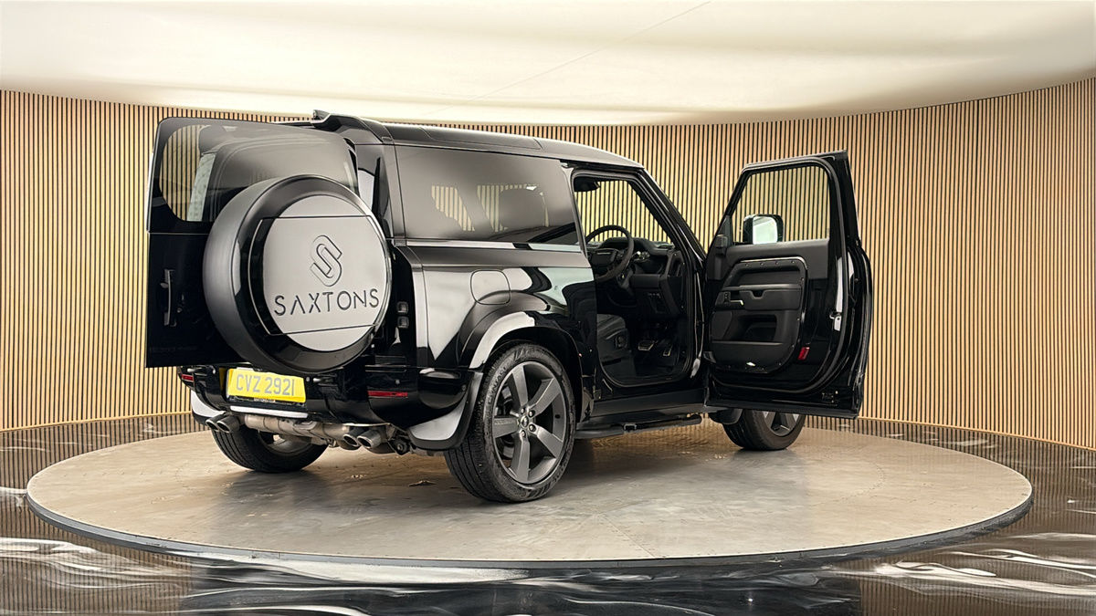 More views of Land Rover Defender 90