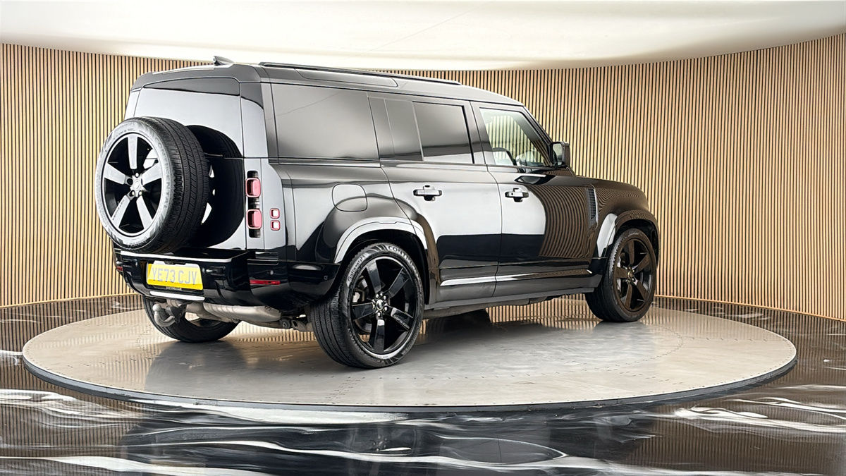 More views of Land Rover Defender 110