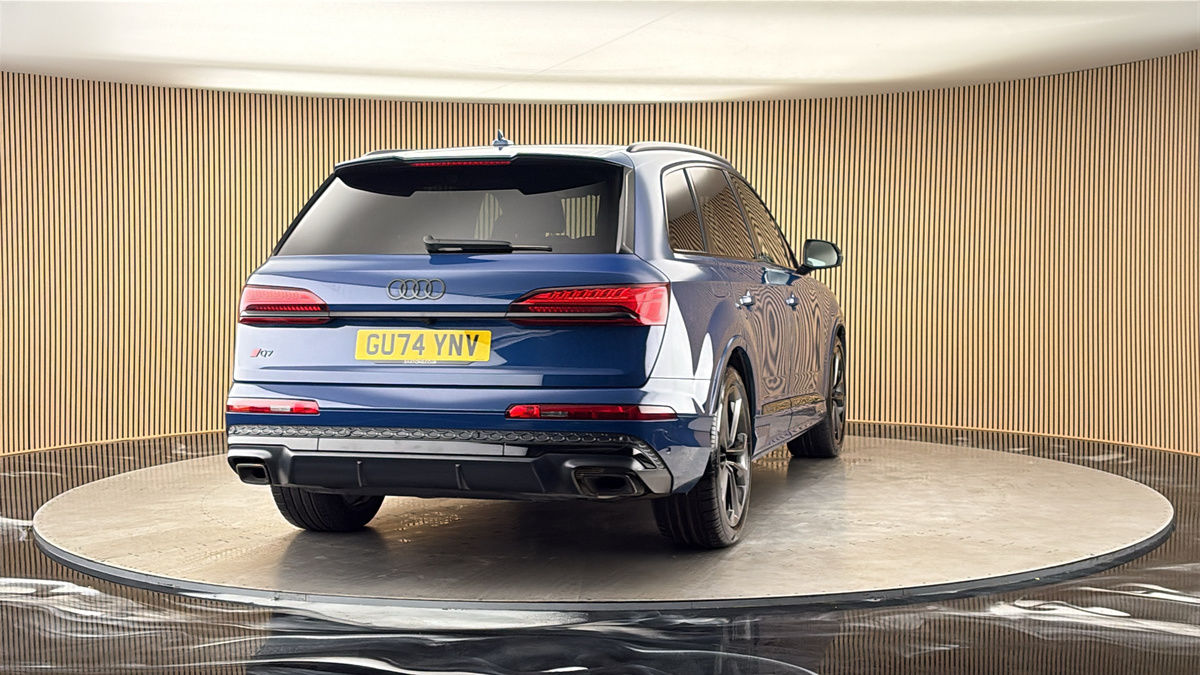 More views of Audi Q7