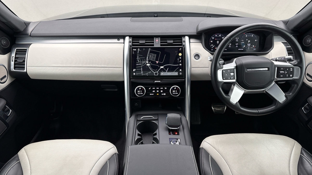 Land Rover Discovery Image 12