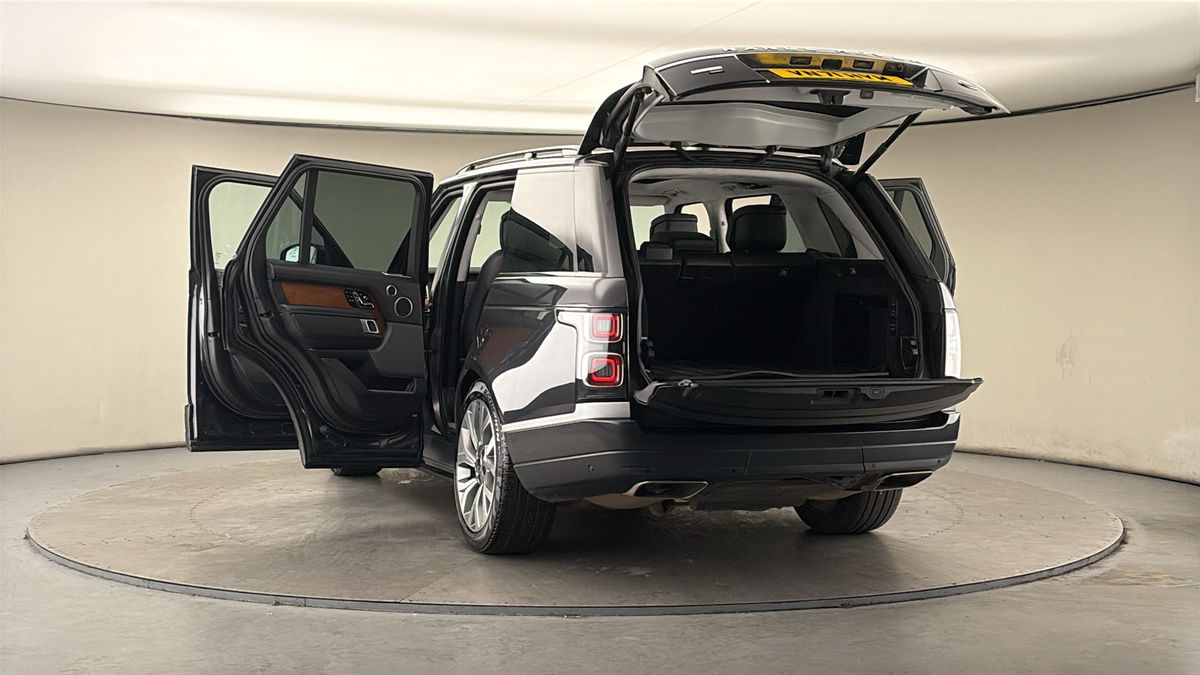 More views of Land Rover Range Rover