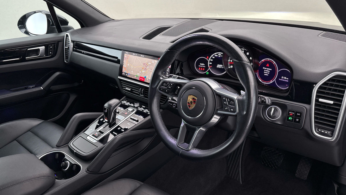 Porsche Cayenne Image 5
