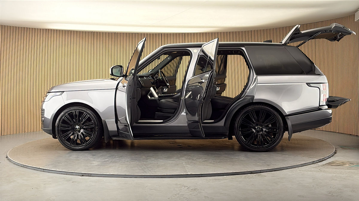 More views of Land Rover Range Rover