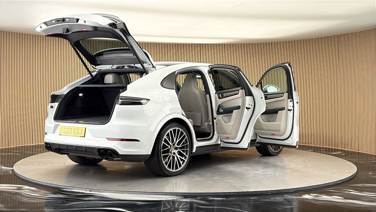More views of Porsche Cayenne