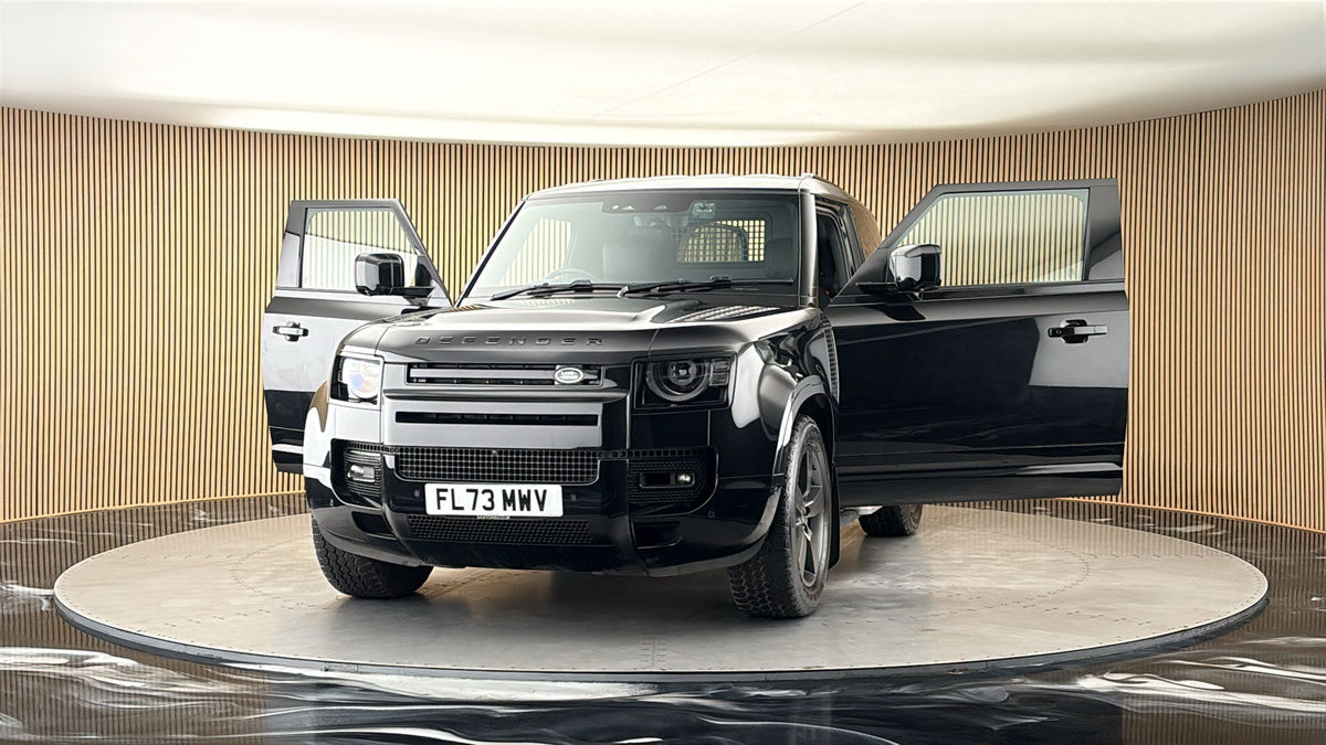 More views of Land Rover Defender 90