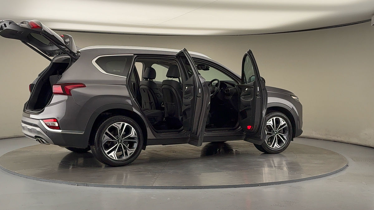 More views of Hyundai Santa Fe