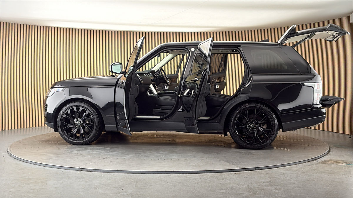 More views of Land Rover Range Rover