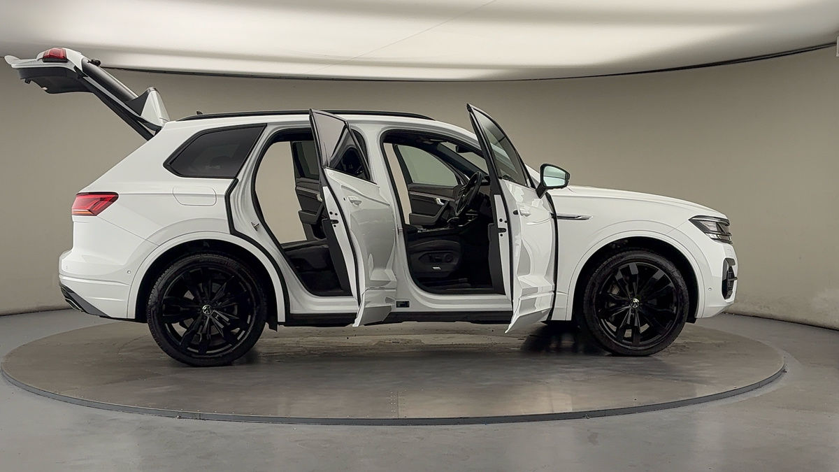 More views of Volkswagen Touareg