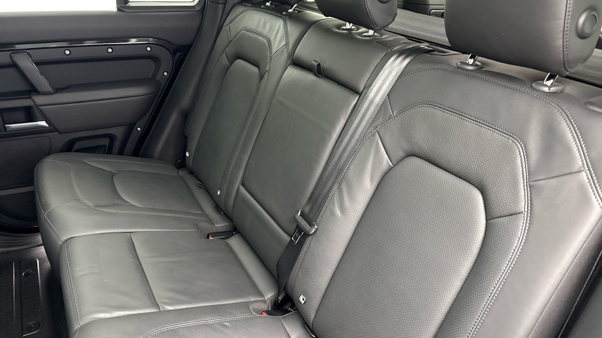 Land Rover Defender 110 Urban Image 8