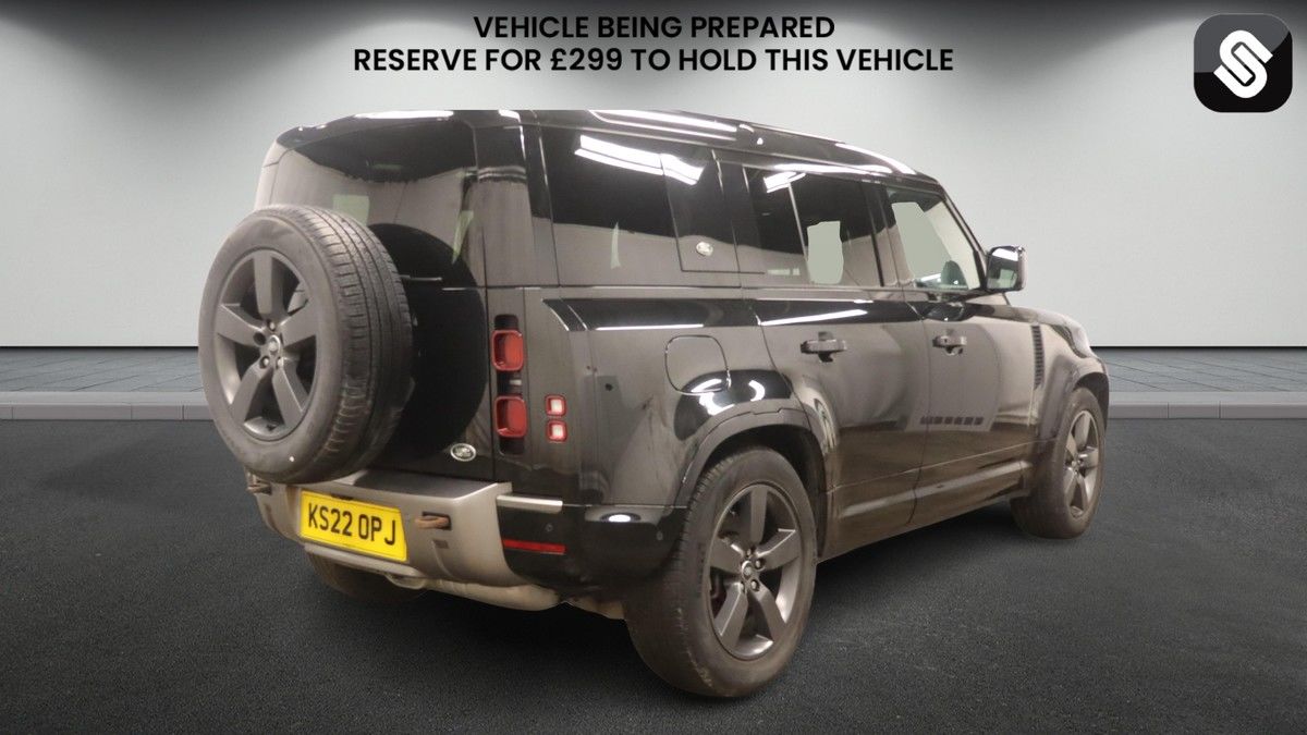 Land Rover Defender 110 Image 4