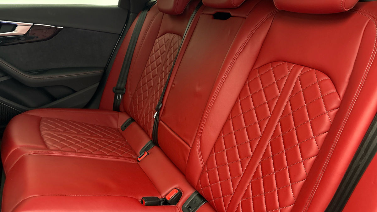 Audi S4 Avant Image 8
