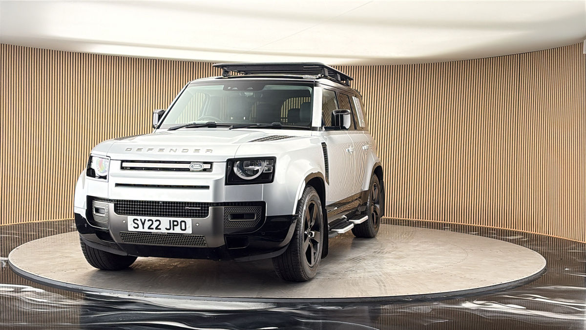 More views of Land Rover Defender 110