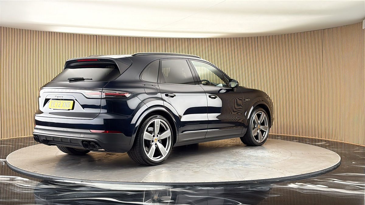 Porsche Cayenne Image 21