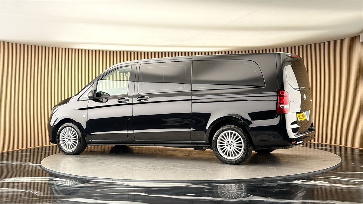 More views of Mercedes-Benz Vito