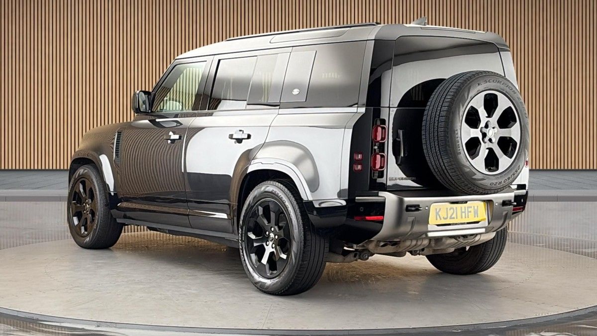 Land Rover Defender 110 Image 2