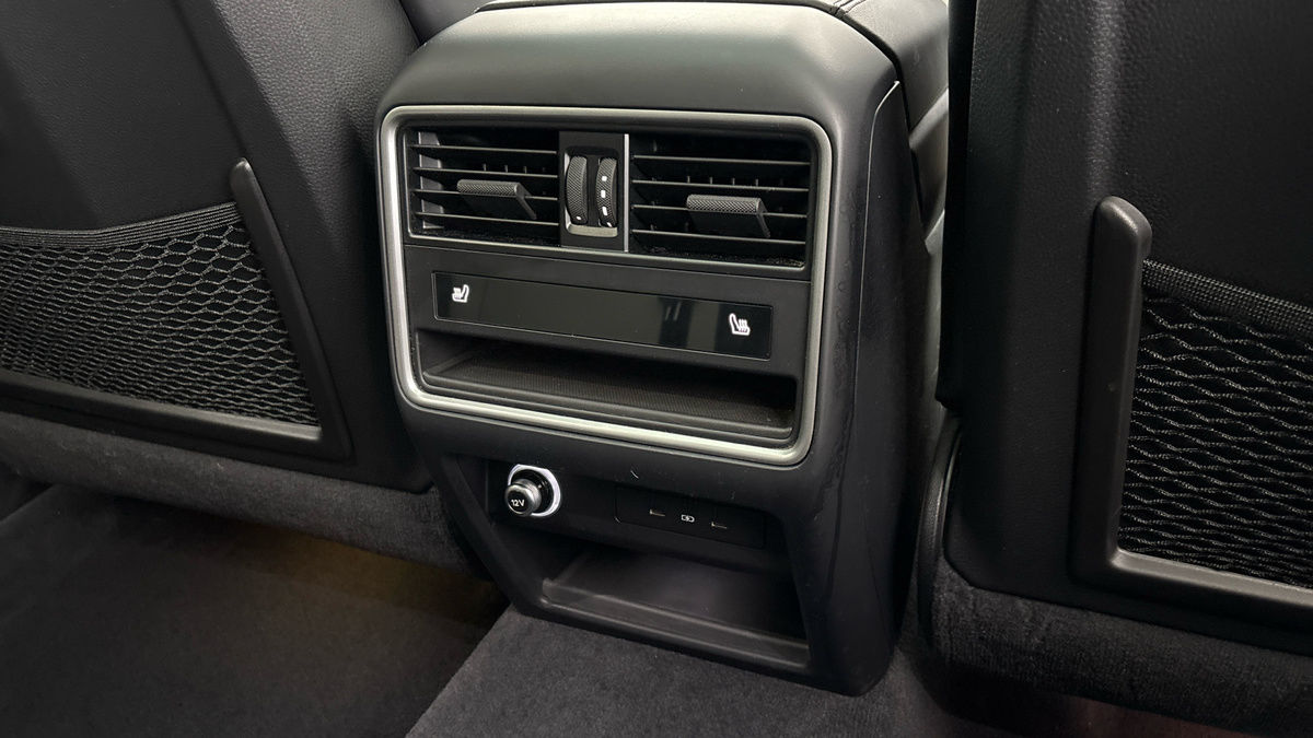 Porsche Cayenne Image 25