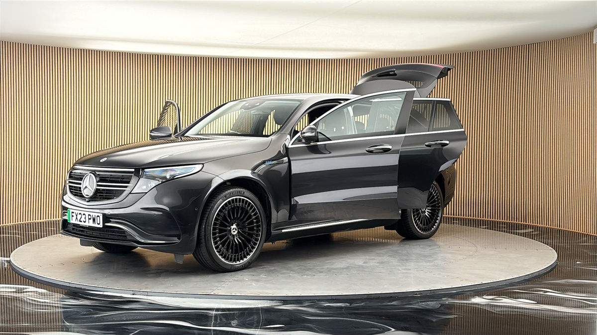 Mercedes-Benz EQC Image 23