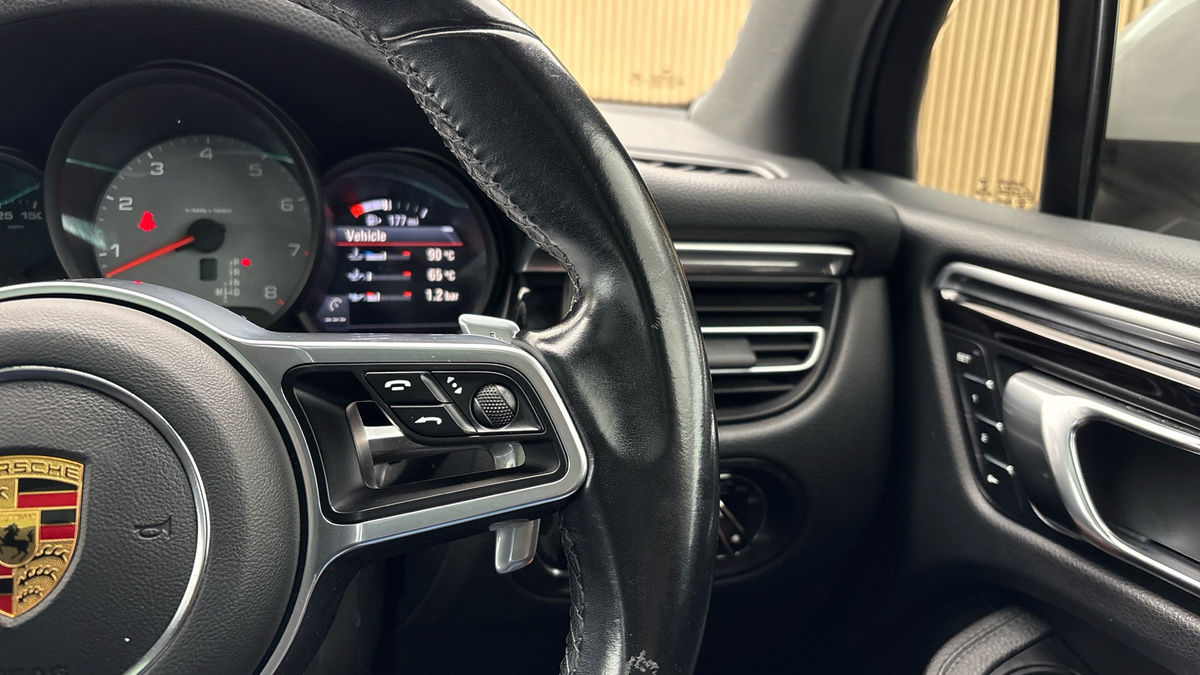 Porsche Macan Image 14