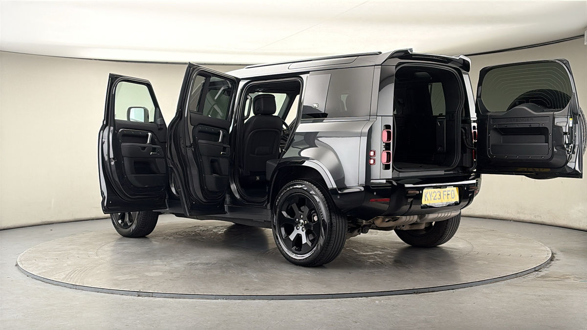 More views of Land Rover Defender 110