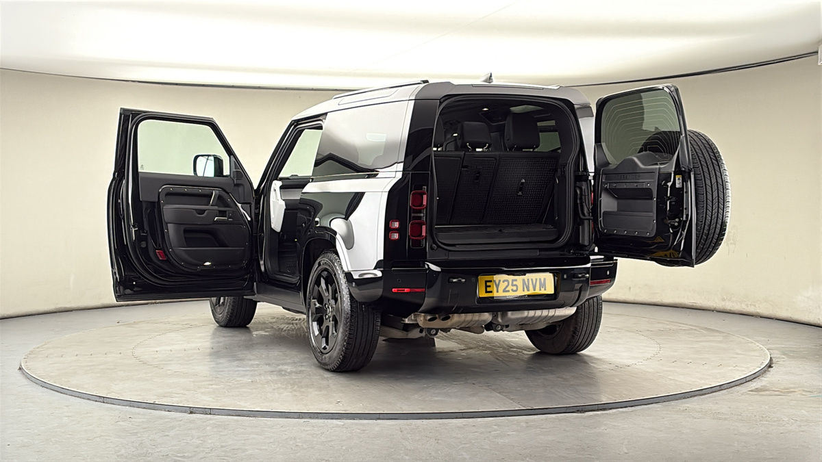 More views of Land Rover Defender 90