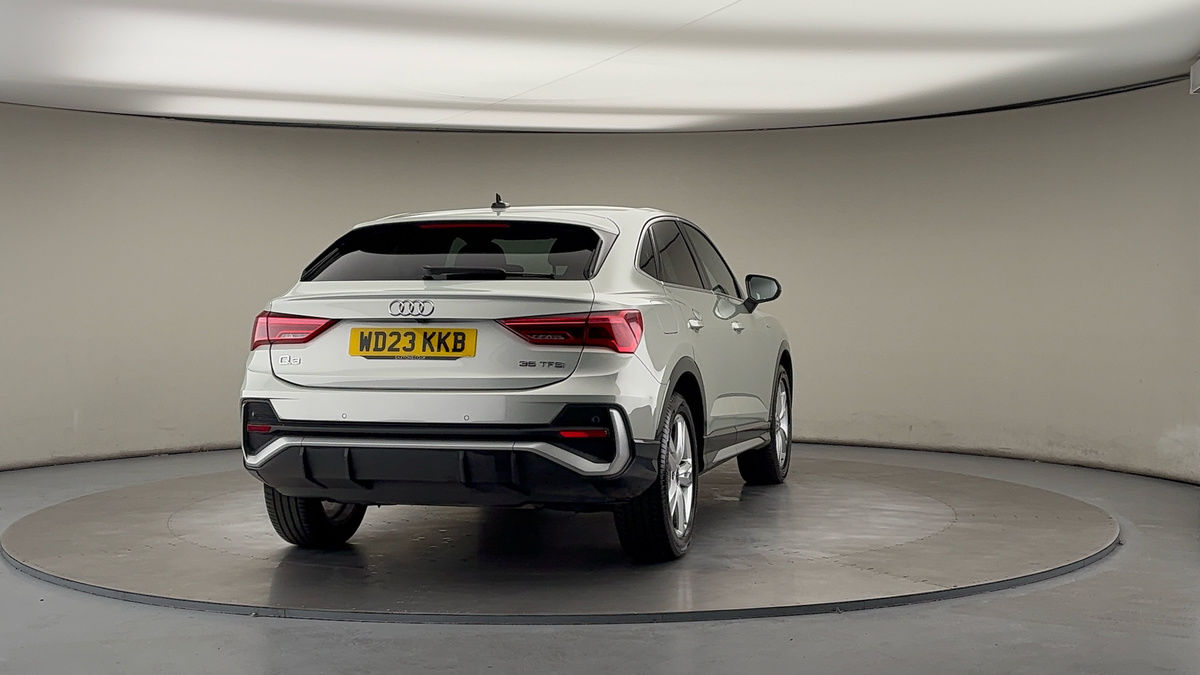 More views of Audi Q3