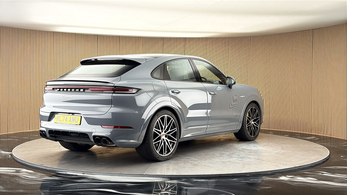 More views of Porsche Cayenne
