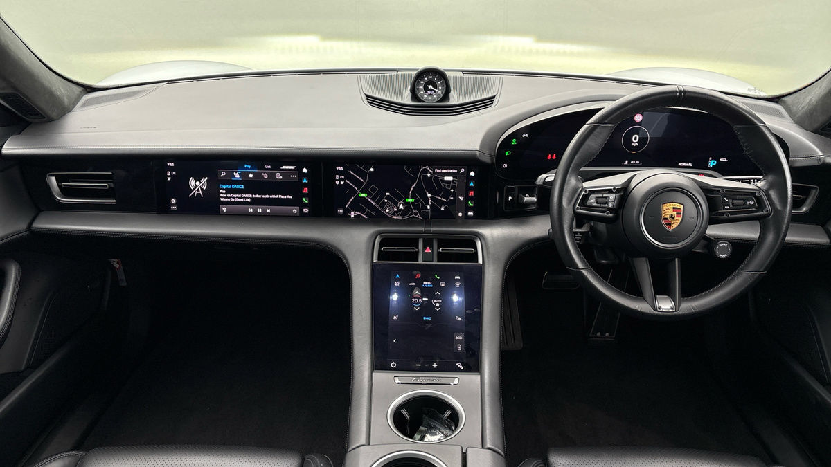 Porsche Taycan Image 13