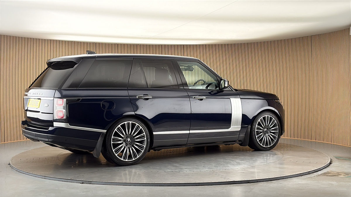 More views of Land Rover Range Rover
