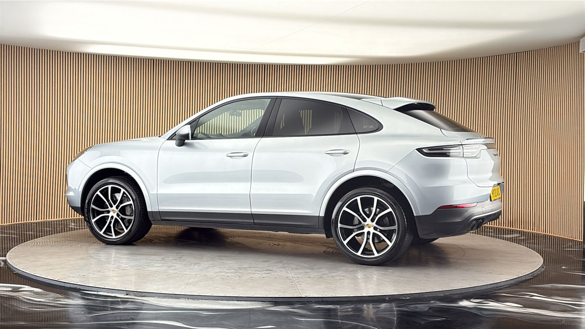 More views of Porsche Cayenne