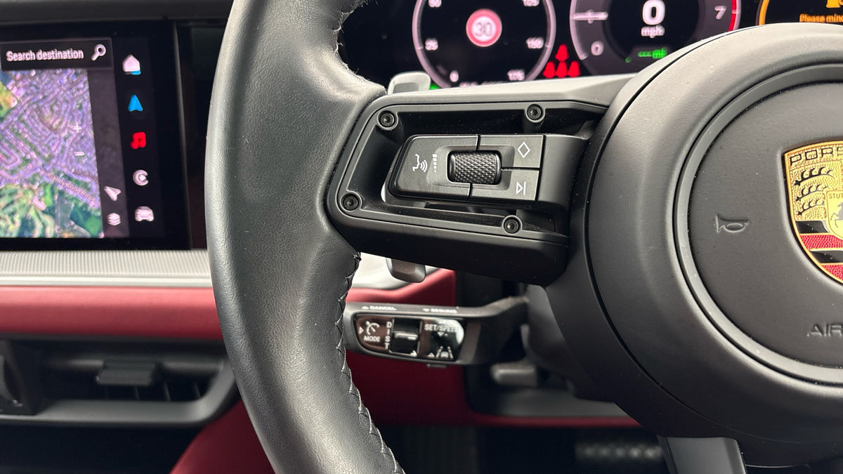 Porsche Cayenne Image 13