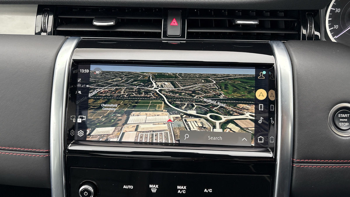 Land Rover Discovery Sport Image 17