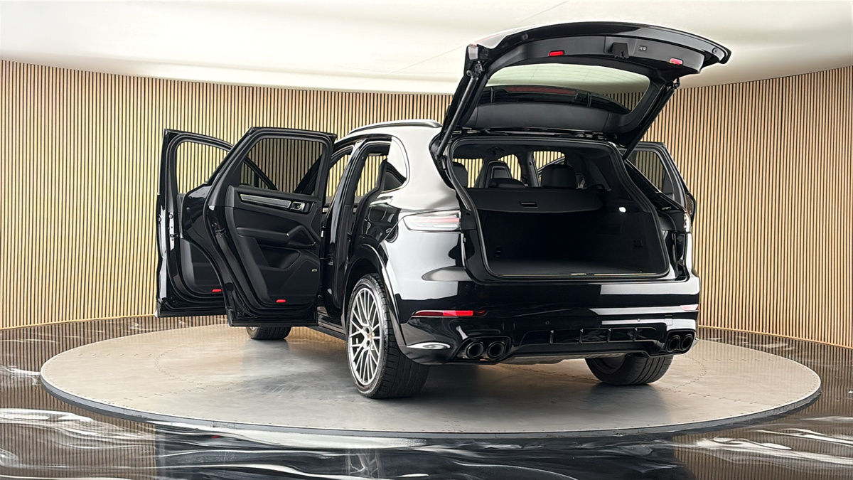 More views of Porsche Cayenne