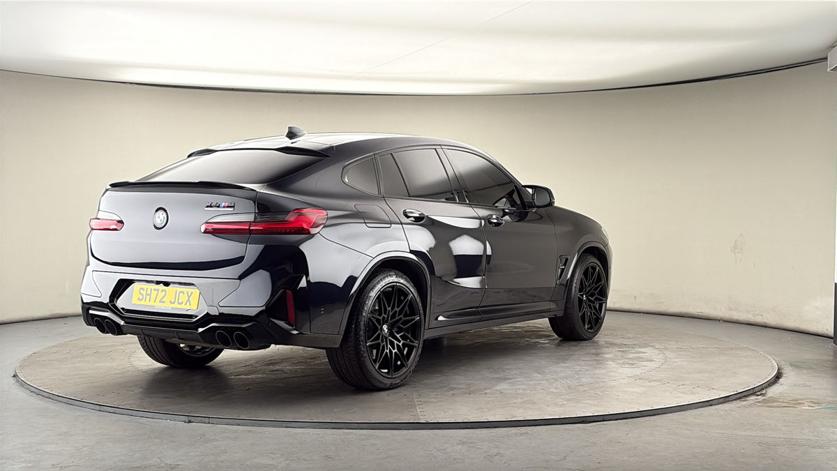 More views of BMW X4 M