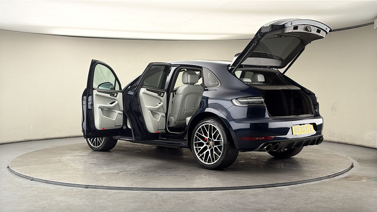 More views of Porsche Macan