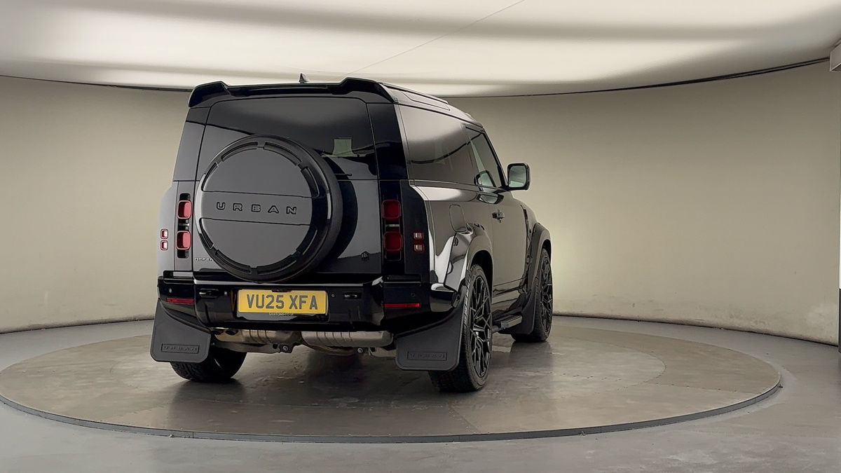 More views of Land Rover Defender 90