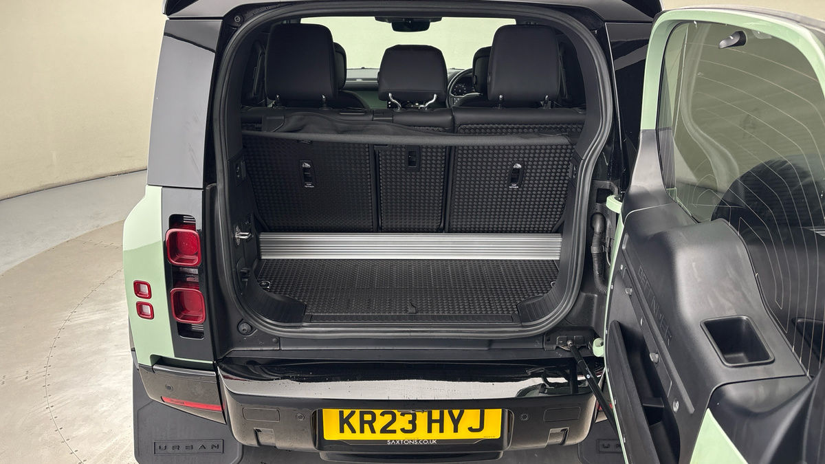 Land Rover Defender 90 Urban Image 11
