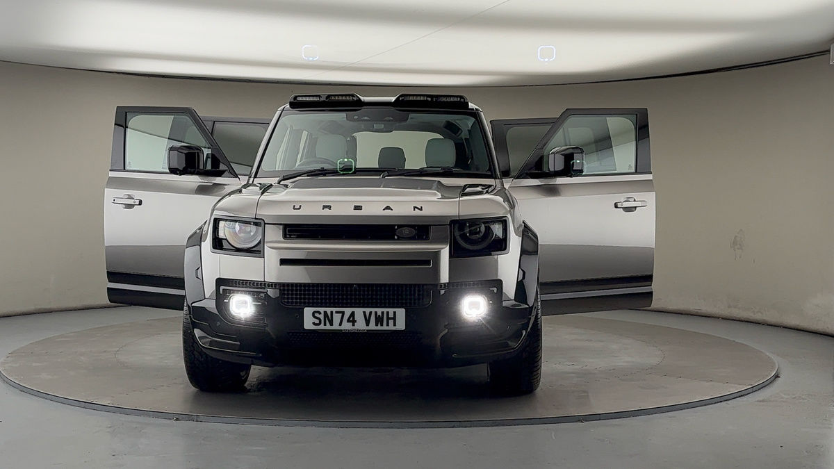 More views of Land Rover Defender 110