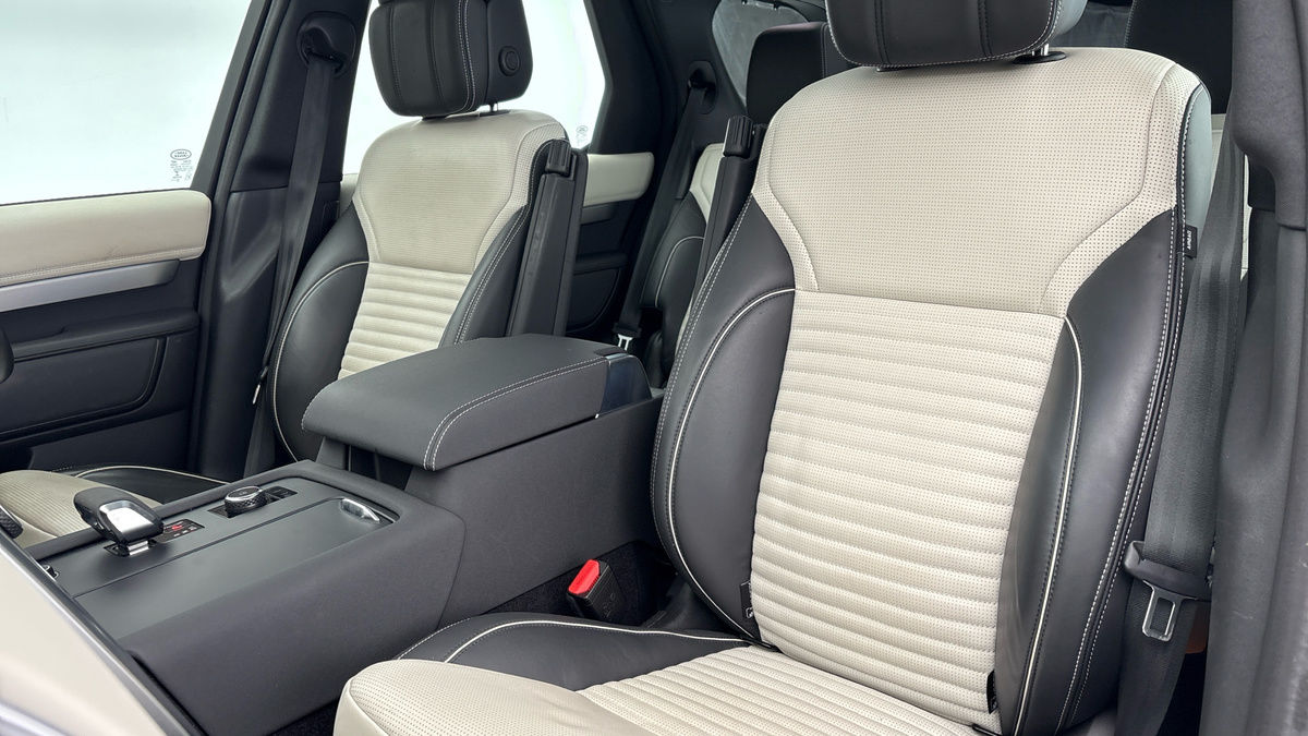 Land Rover Discovery Image 7