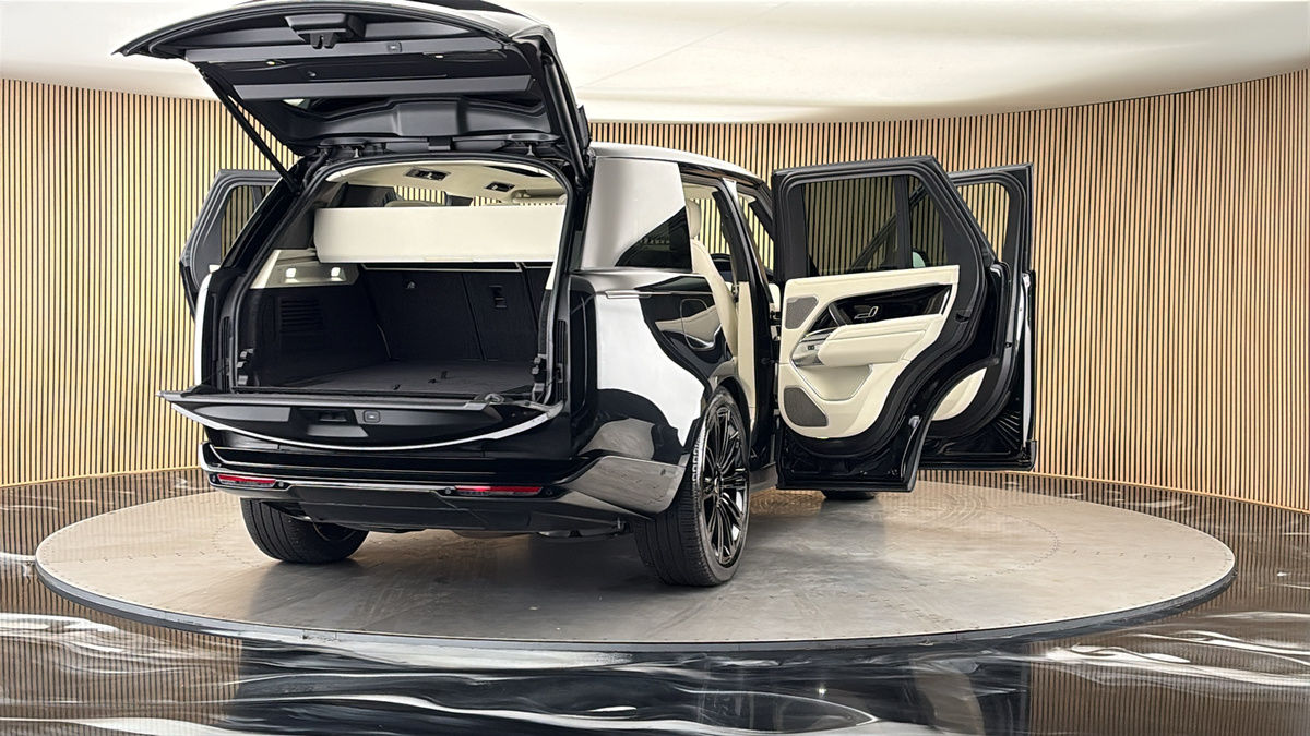 More views of Land Rover Range Rover