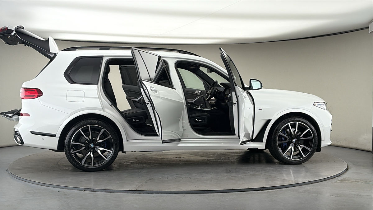More views of BMW X7