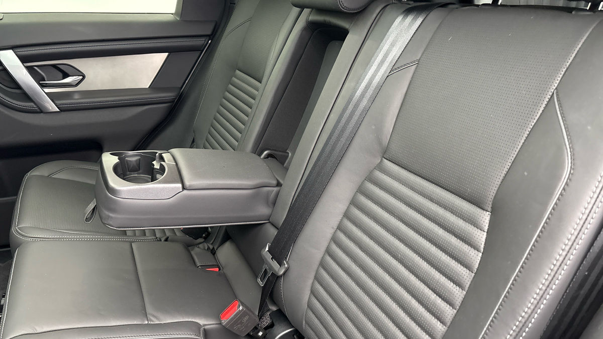 Land Rover Discovery Sport Image 9