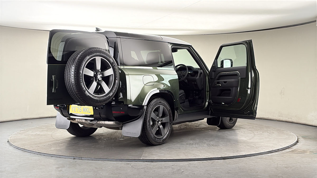 More views of Land Rover Defender 90