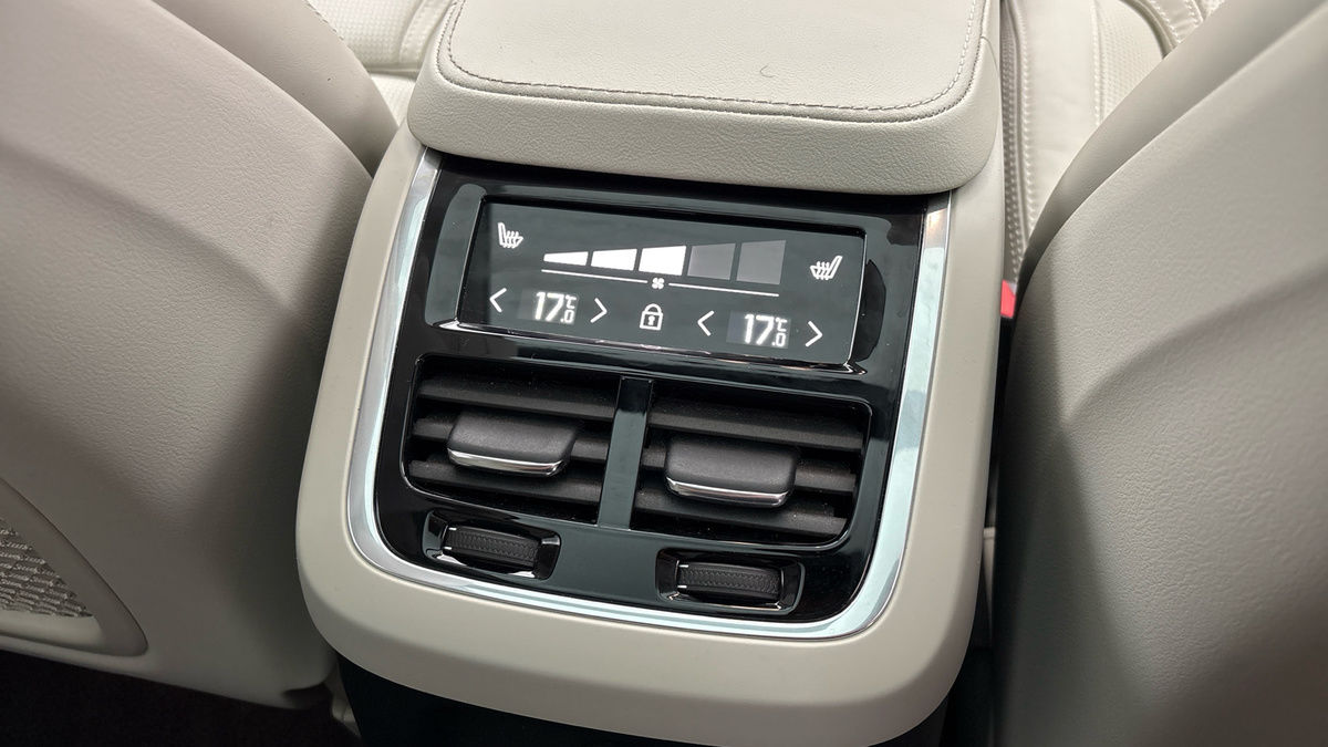 Volvo XC90 Image 25