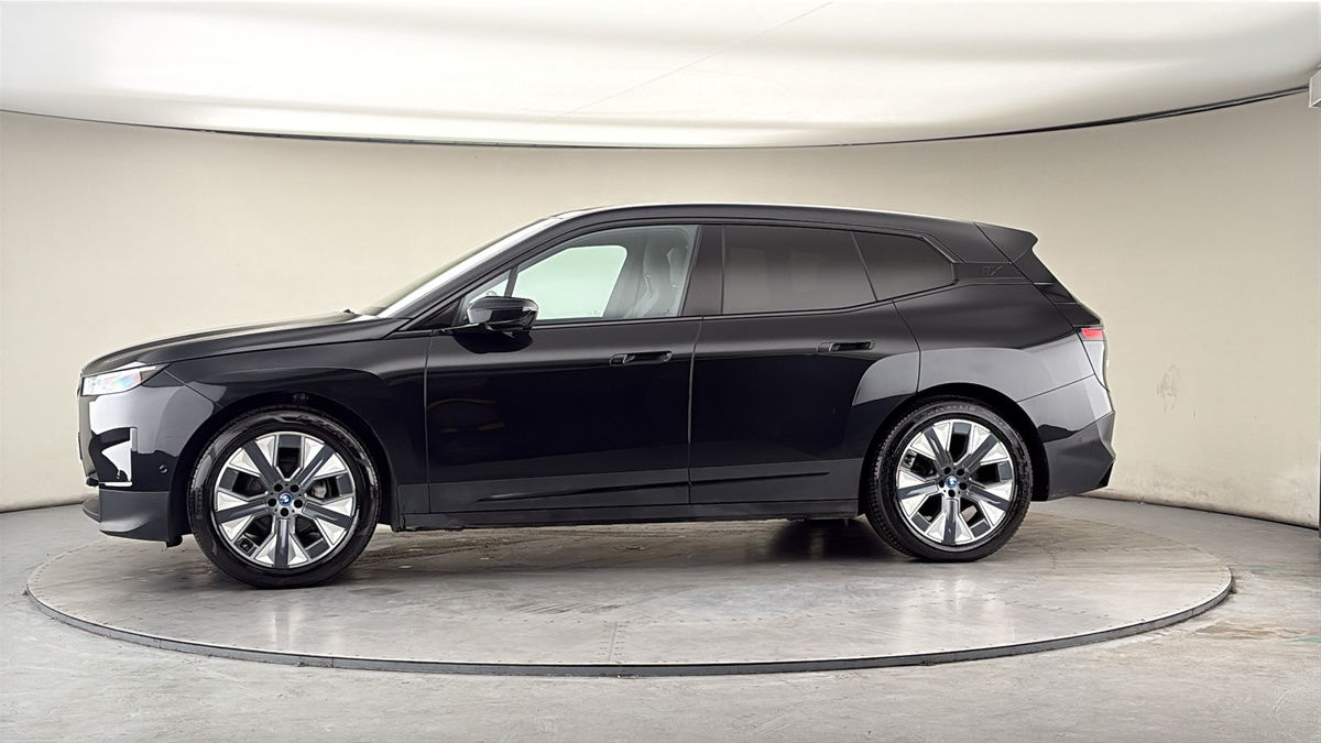 More views of BMW iX