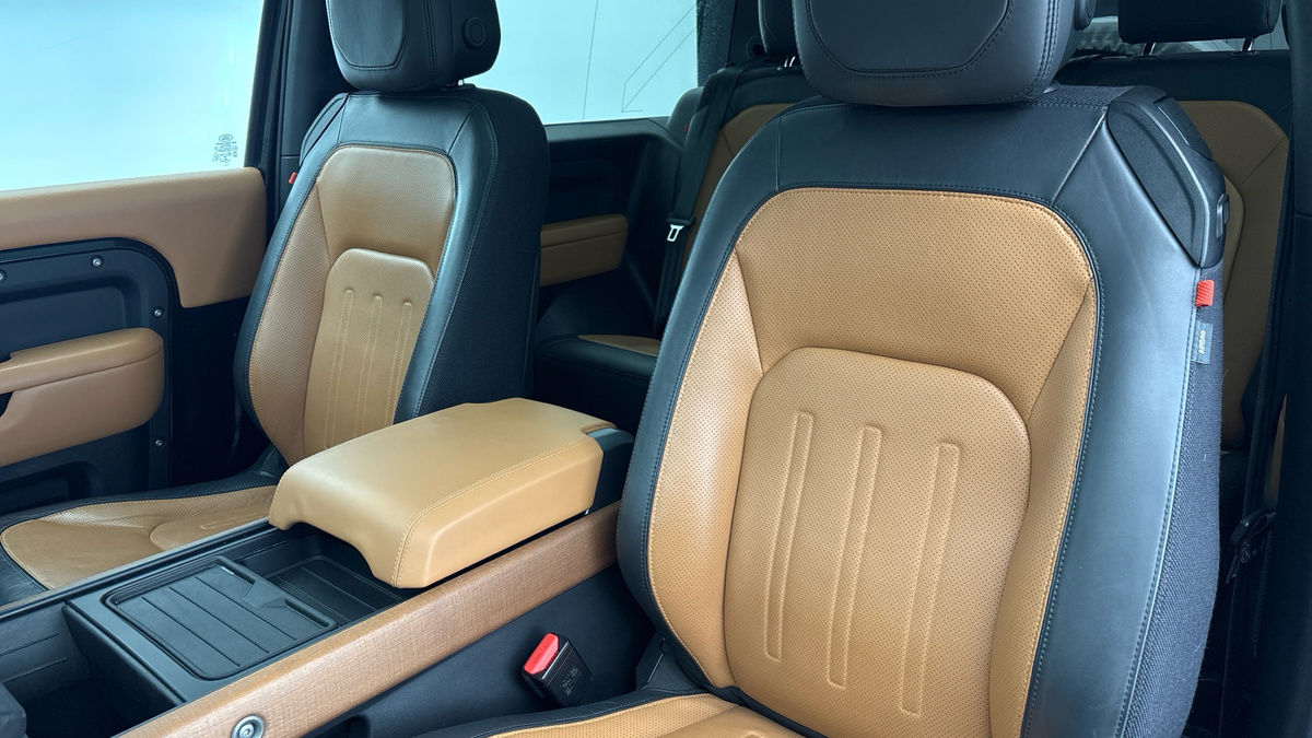 Land Rover Defender 90 Image 7