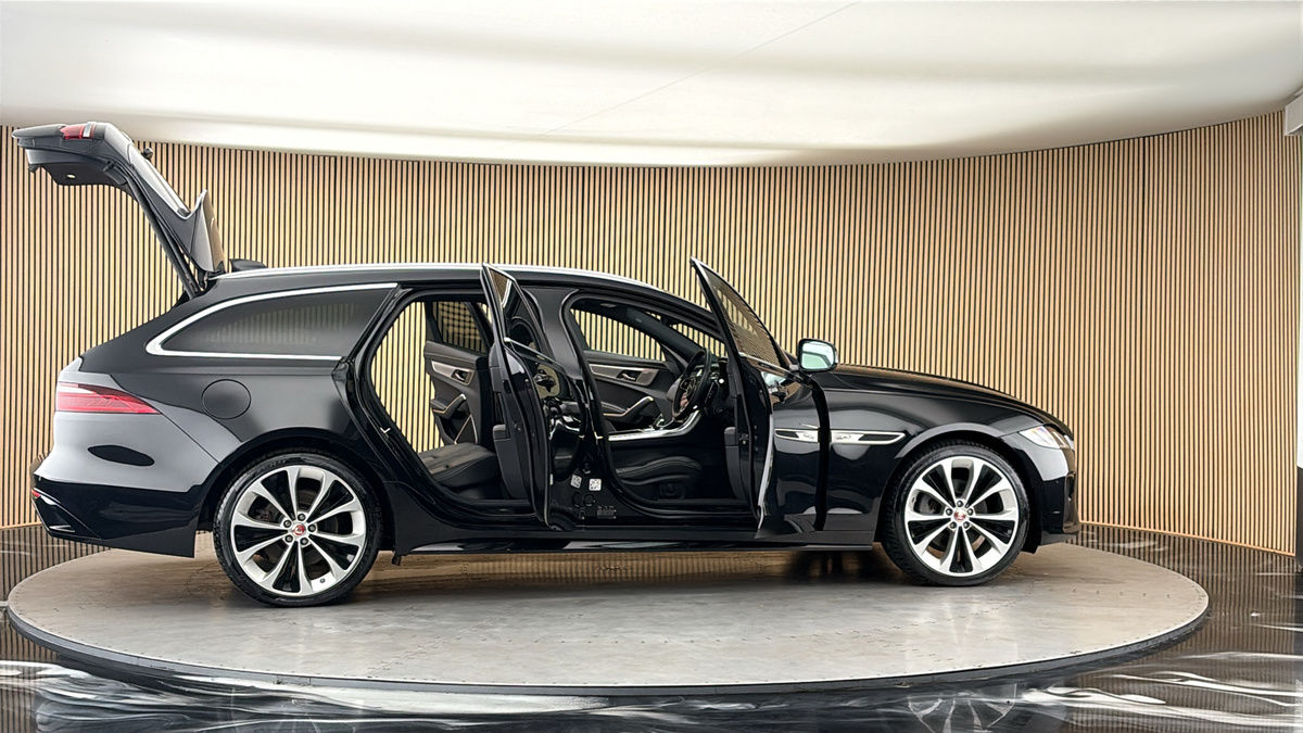 More views of Jaguar XF